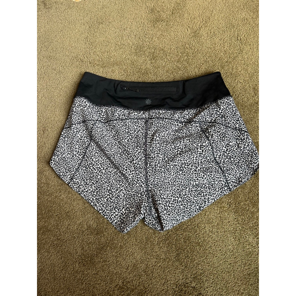 Women's Athleta Run With It 3.5" Micro Cheetah Print Athletic Shorts XS - Picture 2 of 7
